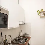 Four פומפיי
