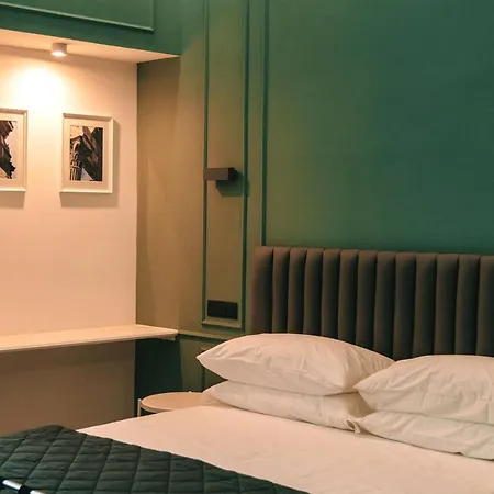 Four 4* Pompei