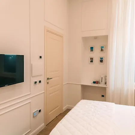 Four 4* Pompei
