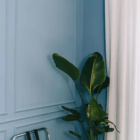 לינה וארוחת בוקר Four